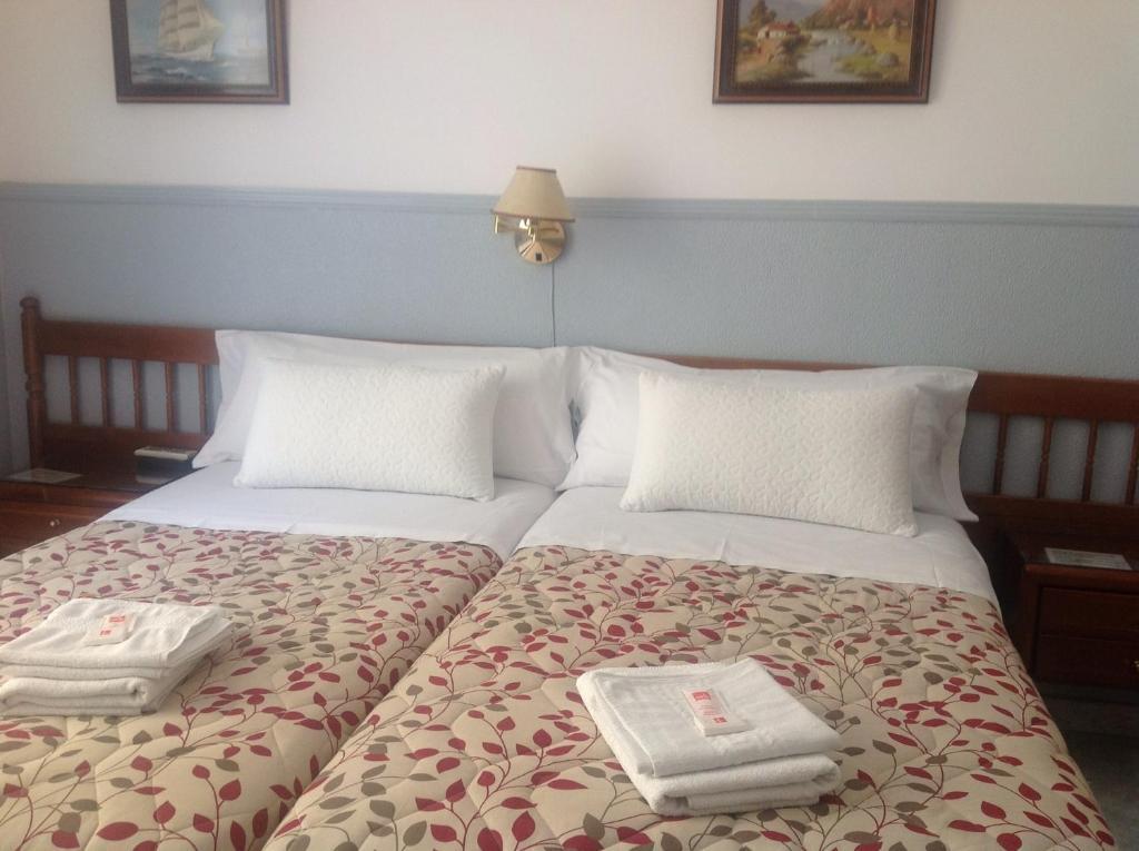 Hostal Dulcinea مدريد الغرفة الصورة